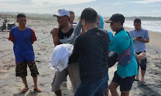 Pantai Cijeruk Telan Korban, 3 Wisatawan asal Tangerang "Ditelan", 2 Ditemukan Tewas, 1 Hilang Pantai Cijeruk Telan Korban, 3 Wisatawan asal Tangerang "Ditelan", 2 Ditemukan Tewas, 1 Hilang