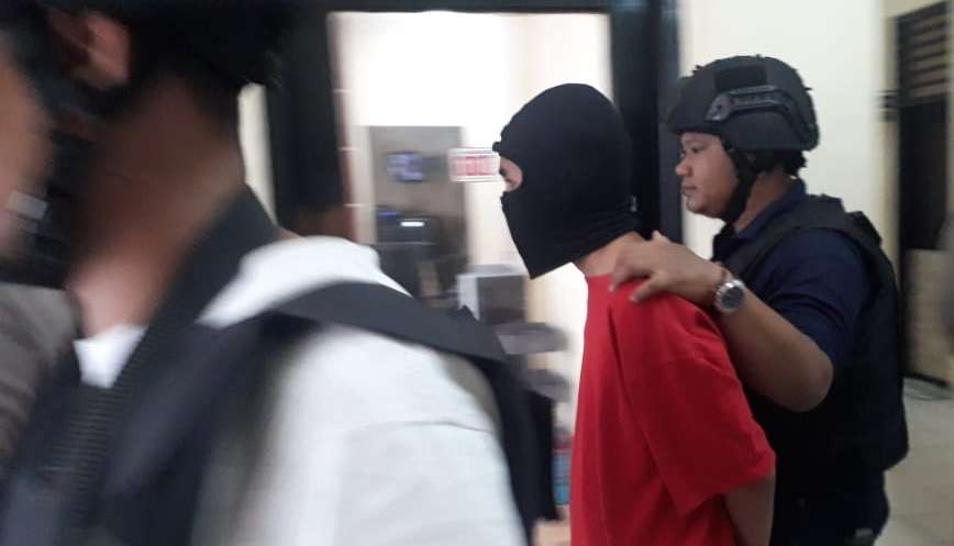 Korban Banjir Dibacok Begal Korban Banjir Dibacok Begal