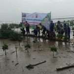 Hari Pohon Sedunia, Polresta Cirebon Tanam Pohon di Pinggir Pantai Baro Gebang