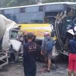 Nyeberang Jalur di Pantura Gebang, Brak!!! Truk Tengki Sosor Bus Dewi Sri