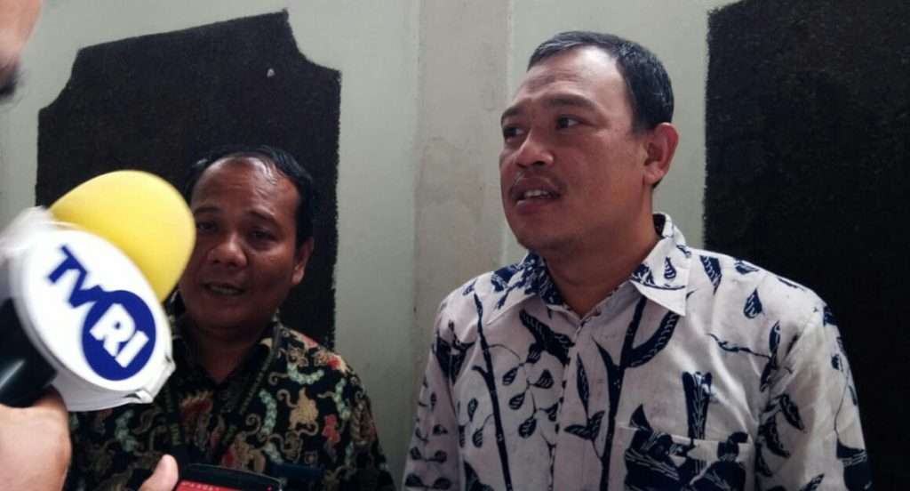 Saksi Ahli: KPK Tak Bisa Tersangka-kan Toto Tanpa Dua Alat Bukti Saksi Ahli: KPK Tak Bisa Tersangka-kan Toto Tanpa Dua Alat Bukti