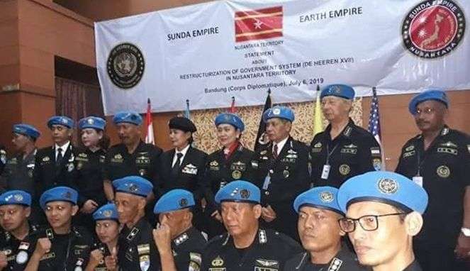 3 Petinnggi Sunda Empire Diperiksa Polda Jabar 3 Petinnggi Sunda Empire Diperiksa Polda Jabar