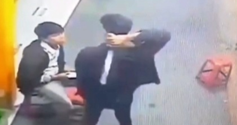 Viral Rekaman CCTV Warga Ditodong Pakai Parang, "Kota Cirebon sudah Tak Aman"