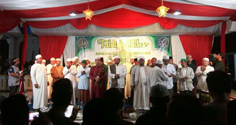 Syahdu Sekali! Malam Tahun Baru 2020, Desa Pabuaran Lor Gelar Tabligh Akbar