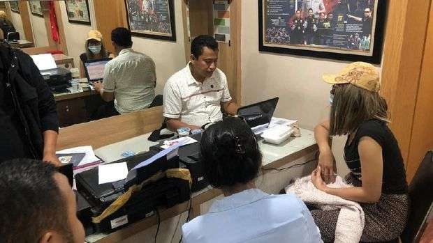 Lucinta Luna Ditangkap Polisi, "Test Urine Positif Narkoba"