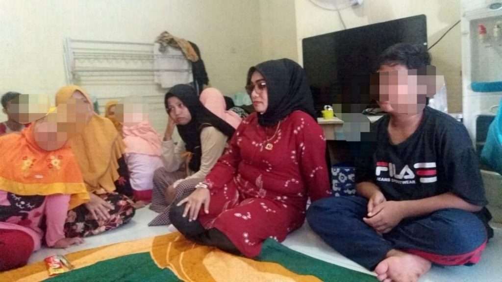 Bocah 13 Tahun jadi Saksi Pembunuhan Ibunya, Mak Sri Bereaksi, Ini yang Dilakukannya Bocah 13 Tahun jadi Saksi Pembunuhan Ibunya, Mak Sri Bereaksi, Ini yang Dilakukannya