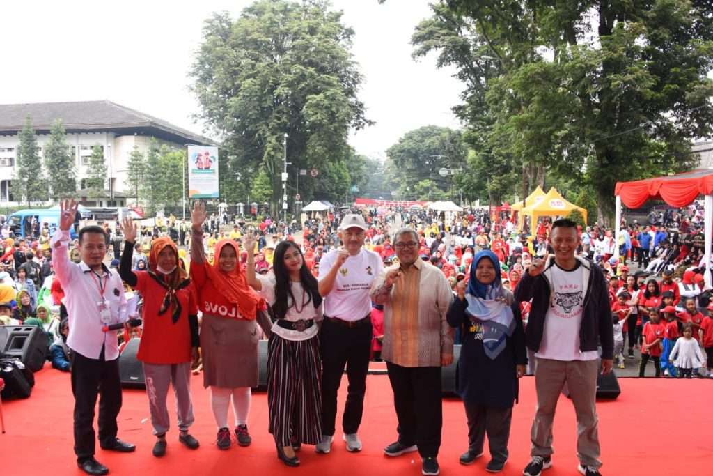 Kang Aher Hadiri Deklarasi Gerakan Pembumian Pancasila Kang Aher Hadiri Deklarasi Gerakan Pembumian Pancasila