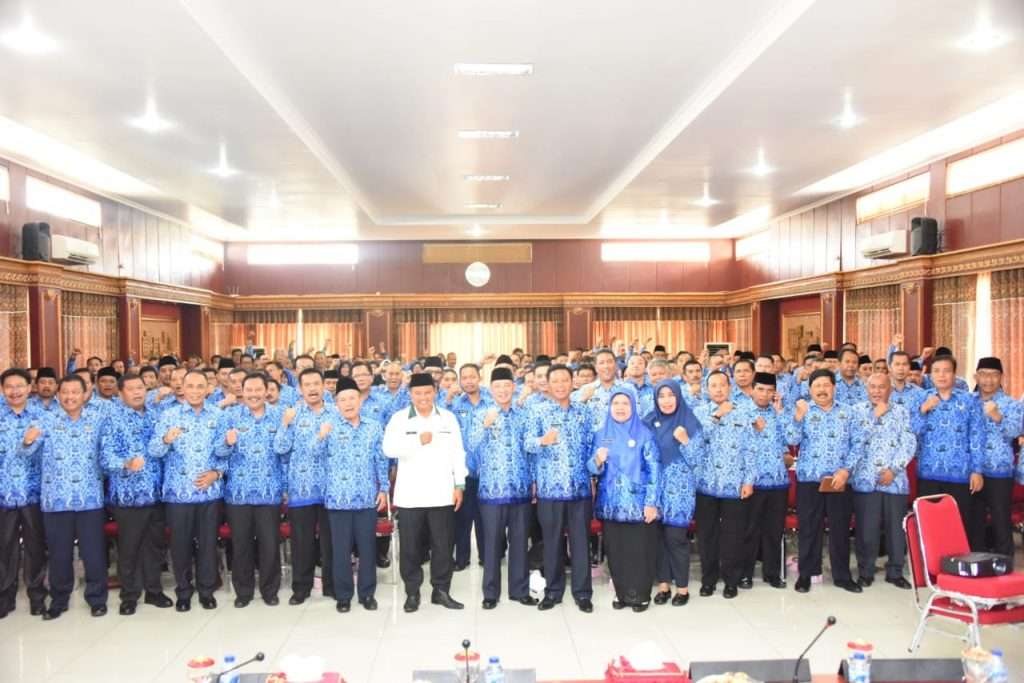 Kang Uu Minta ASN di Jabar Hindari Empat Hal Ini Kang Uu Minta ASN di Jabar Hindari Empat Hal Ini