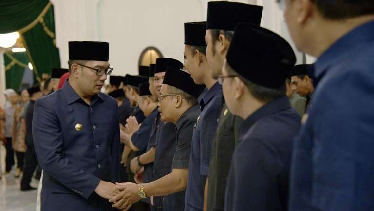 Lantik Kepala SMA/SMK, Kang Emil: Jadikan Sekolah Rumah Kedua Siswa