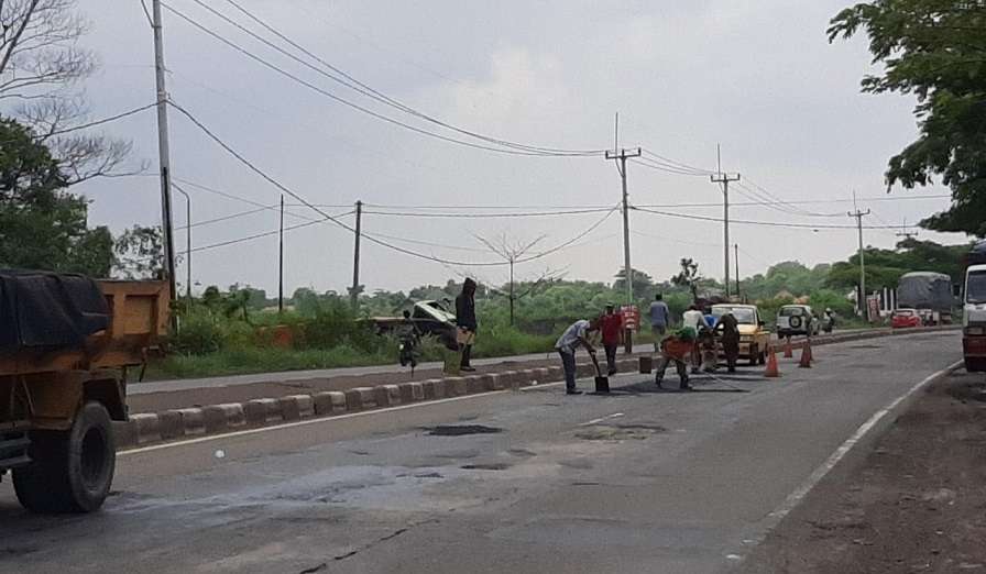1 Tewas, Jalur Pantura Cirebon Ditambal, "Semoga Tahan Lama" 1 Tewas, Jalur Pantura Cirebon Ditambal, "Semoga Tahan Lama"