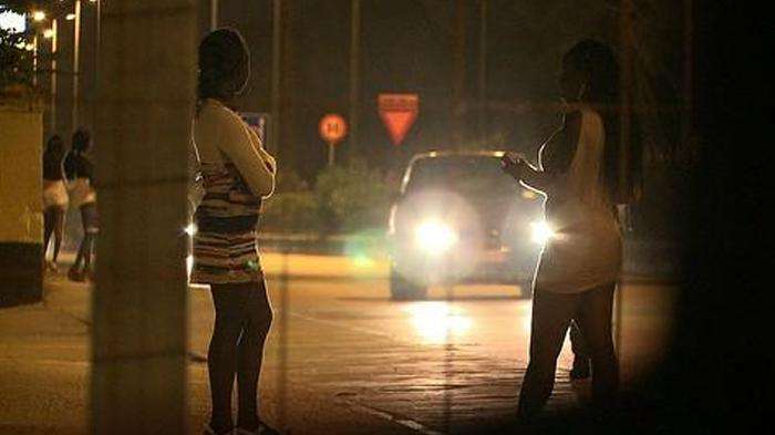 Gila! Wanita Muda Dijajakan Keliling di Vila Kota Bunga Gila! Wanita Muda Dijajakan Keliling di Vila Kota Bunga