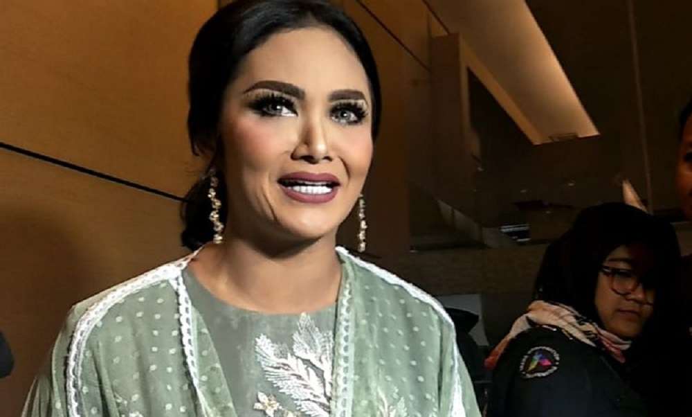 Reses, Krisdayanti (Malah) Pelesiran ke Luar Negeri