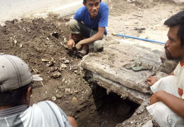 Cegah Banjir, Pemdes Jatiseeng Kidul Bersihkan Saluran Cegah Banjir, Pemdes Jatiseeng Kidul Bersihkan Saluran