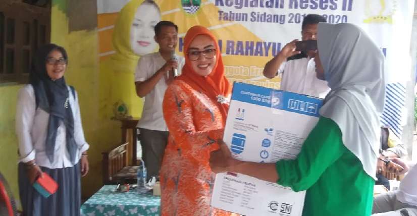 Reses Kali ini, Mak Sri "Ngariung" Bareng Warga Kampung Kedungsari