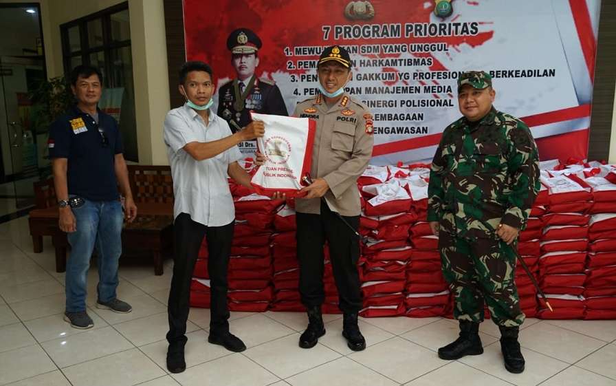 Bantu Masyarakat Miskin, Polrestro Bekasi Terima 1.000 Paket Sembako dari Presiden