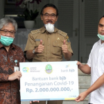 Bank bjb Serahkan CSR Rp 2 M untuk Perang Lawan Corona