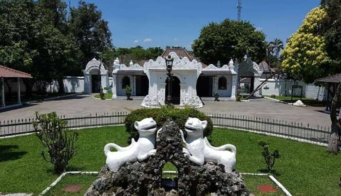 Wisata Keraton Kasepuhan Tutup! Wisata Keraton Kasepuhan Tutup!