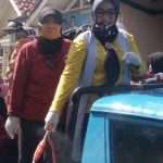 Lindungi Warganya dari Corona, Anggota DPRD Jabar ini Sampai Rela Menggendong Alat Semprot