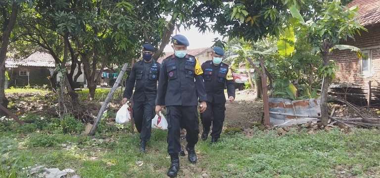 Ini Bentuk Empati Jajaran Batalyon C Satbrimob Jabar Terhadap Warga Terdampak Corona