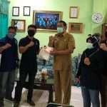 Usai Rapid Test, BPC HIPMI Kota Cirebon Serahkan Bantuan APD, "Diterima Kadinkes"