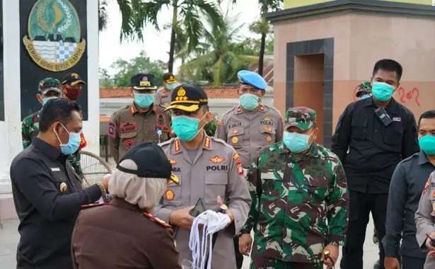 Polrestro Bekasi dan Forkopimda Cek Kesiapan Check Point Pelaksanaan PSBB Polrestro Bekasi dan Forkopimda Cek Kesiapan Check Point Pelaksanaan PSBB