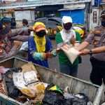 Peduli Warga Terimbas Corona, Kapolsek Pabedilan Bagi-Bagi Sembako