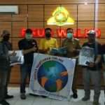 Peduli Corona, Jurnalis Sumbangkan APD ke RSUD Waled