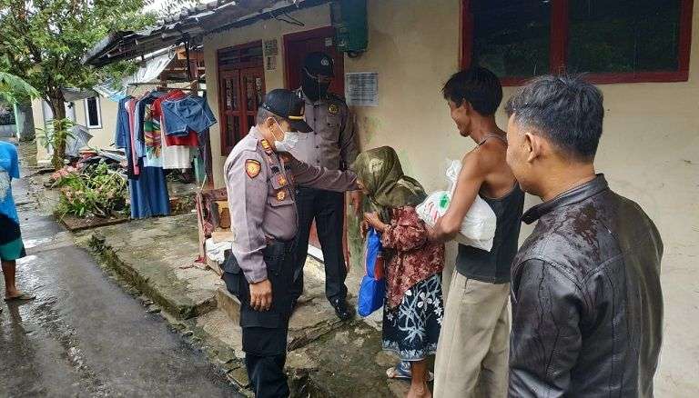 Jelang Ramadhan di Tengah Corona, Ini yang Dilakukan Kapolsek Pabuaran untuk Warga Kurang Mampu