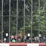 Aya Wae! Di Tengah Social Distancing, Sejumlah Orang ini Malah Berkerumun Bikin Tik tok