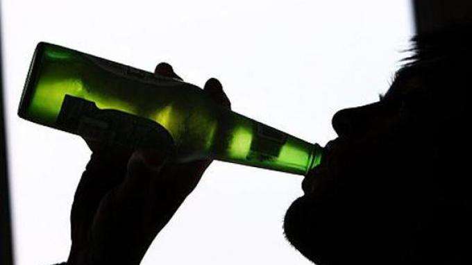 Nongkrong Bareng di Kalibaru, Pemuda Mabuk Aniaya Temannya Pakai Besi