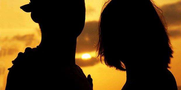 Duh, Malam Takbiran Sepasang Remaja ini Malah Asyik Mesum di Pinggir Jalan