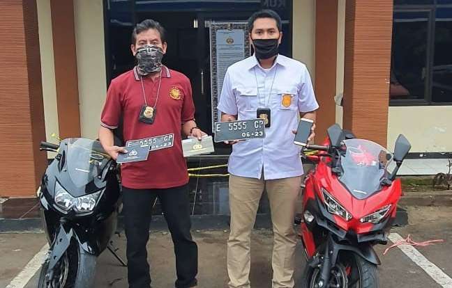 Edan! Oknum Sekdes di Kuningan Bawa Kabur Motor Ninja, Modus COD-an di FB