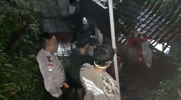 Sejumlah Rumah di Cibeunying Tertimbun Longsor, Salah Satunya Milik Kang Ajay