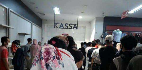 Terapkan Protokol Kesehatan di Tempat Perbelanjaan Terapkan Protokol Kesehatan di Tempat Perbelanjaan