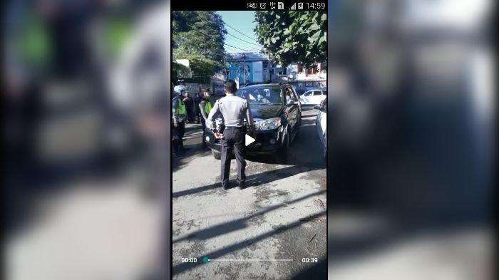 Viral! Oknum Anggota Polrestabes Bandung Marah dan Nantang Petugas di Cek Poin PSBB Viral! Oknum Anggota Polrestabes Bandung Marah dan Nantang Petugas di Cek Poin PSBB