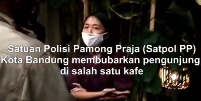 Video Pengunjung Kafe Kalut Dibubarkan Satpol PP di Bandung