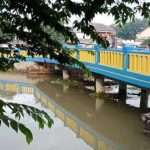 Tawuran, Seorang Pria Nekat Nyebur ke Sungai Cinangon Karawang, "Hilang Dah!"