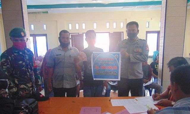 Pemdes Ciledug Wetan Bagikan BLT, "181 KK Penerima"