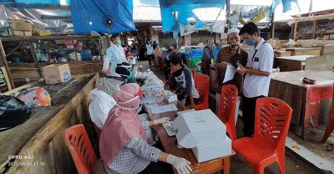 VIDEO: Test Swab Massal di Pasar Ciledug