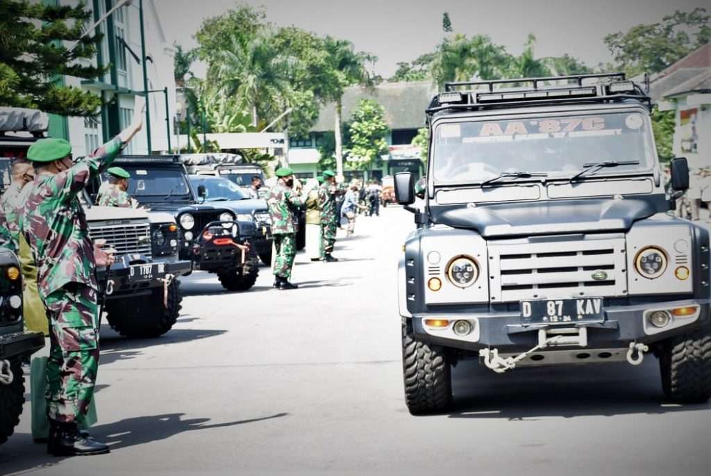 Kendaraan Offroad Warnai Sertijab Pejabat Kodiklat TNI AD