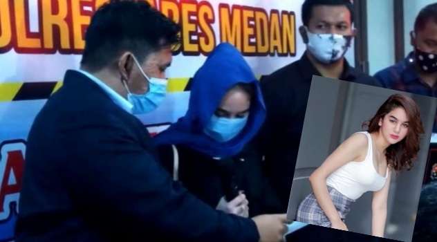 Pake Jilbab Sambil Nangis, Hana Minta Maaf Soal Kasus Prostitusi