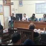 Pertanyakan Mobil Desa, Puluhan Warga Kalimekar Gruduk Kantor Kuwu