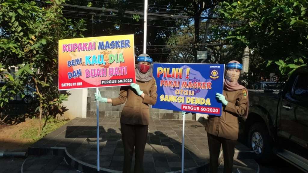 Begini Suasana Operasi Kepatuhan Masker di Gedung Sate