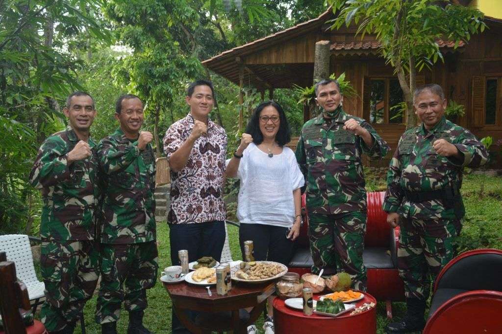 Kasdam III/Siliwangi & Kapolda Jabar Panen Raya di Majalengka