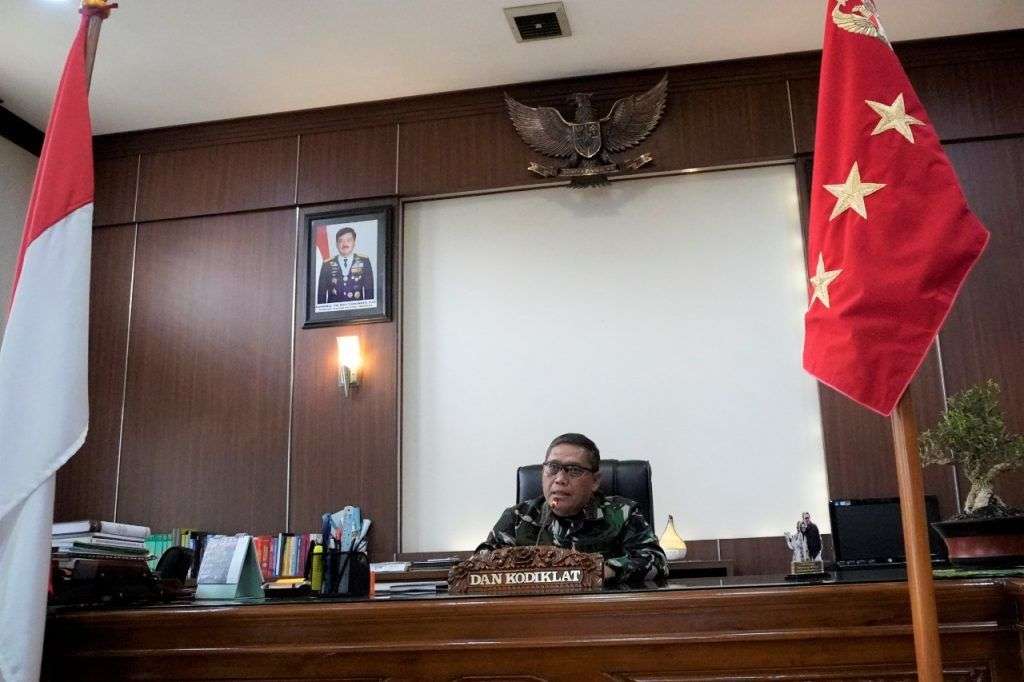 Dankodiklatad Hadiri Silaturahmi Virtual Pimpinan TNI-Polri dengan Gubernur Jabar Dankodiklatad Hadiri Silaturahmi Virtual Pimpinan TNI-Polri dengan Gubernur Jabar