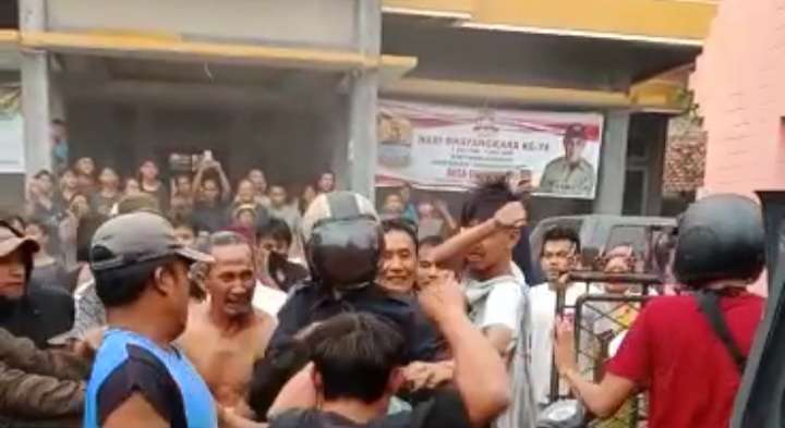 Jambret HP ABG di Waled Asem, Pelaku Dimassa & Tertangkap di Gunungsari