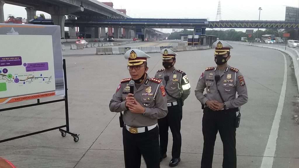 Ini Beberapa Skenario Dirlantas PMJ Urai Kemacetan di Tol Japek Selama Libur Panjang Ini Beberapa Skenario Dirlantas PMJ Urai Kemacetan di Tol Japek Selama Libur Panjang