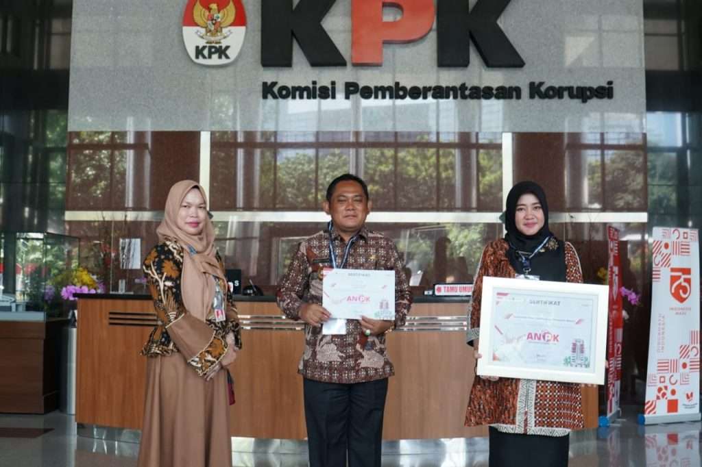 Bupati Bekasi Terima Apresiasi Praktik Baik Keuangan Desa dari KPK RI Bupati Bekasi Terima Apresiasi Praktik Baik Keuangan Desa dari KPK RI