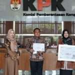 Bupati Bekasi Terima Apresiasi Praktik Baik Keuangan Desa dari KPK RI