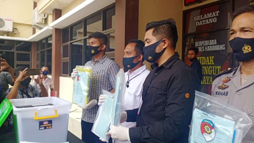 Tiga Pejabat PDAM Karawang Resmi Jadi Tersangka Korupsi Tiga Pejabat PDAM Karawang Resmi Jadi Tersangka Korupsi